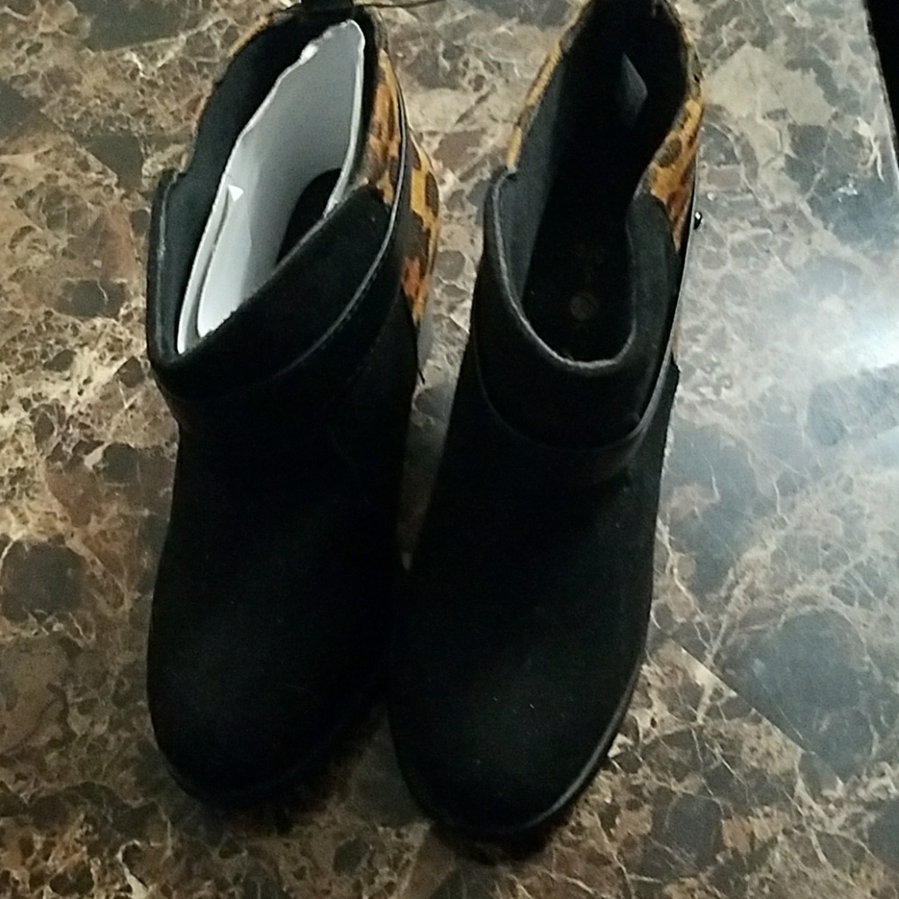Cheetah print boots ( booties ) NWT